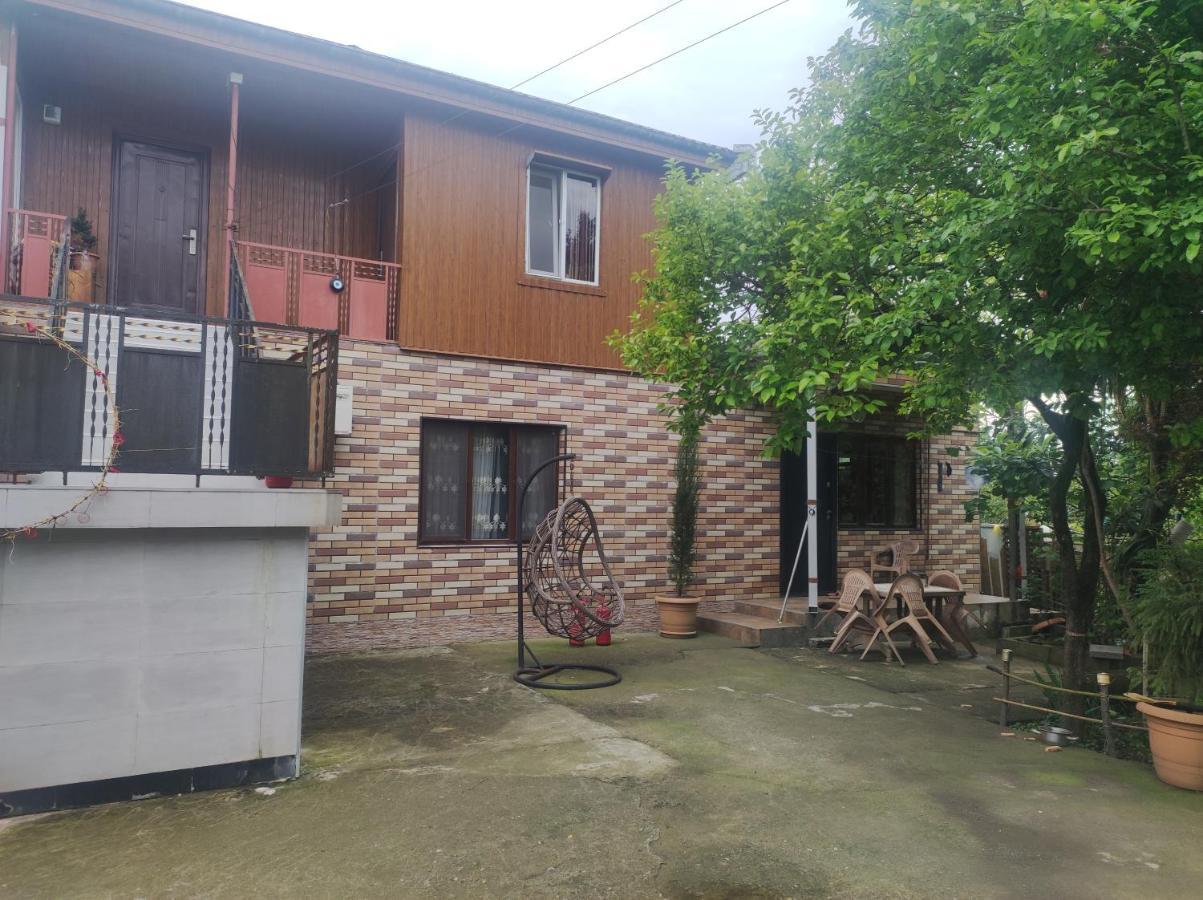 Hotel Private House In Batumi Esterno foto